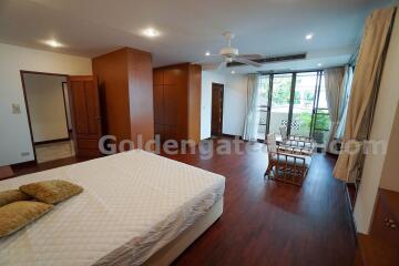 Family-Friendly 3-Bedrooms with balconies - Phrom Phong BTS