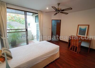 Family-Friendly 3-Bedrooms with balconies - Phrom Phong BTS