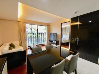 Quiet modern 2-Bedrooms condo close to BTS Ekkamai