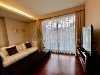 Quiet modern 2-Bedrooms condo close to BTS Ekkamai