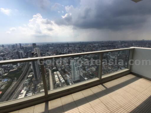 2-Bedrooms on very high floor - The River Condominium (Riverside)