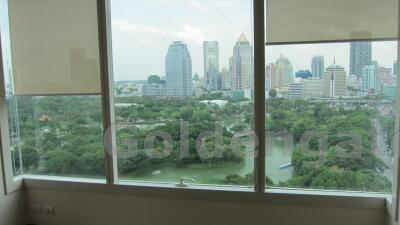 4-Bedrooms Condominium on High Floor - Baan Ratchadamri