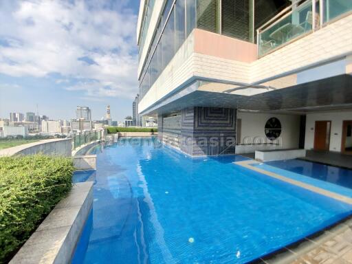 4-Bedrooms Condominium on High Floor - Baan Ratchadamri