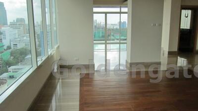 4-Bedrooms Condominium on High Floor - Baan Ratchadamri