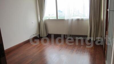 4-Bedrooms Condominium on High Floor - Baan Ratchadamri