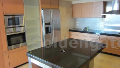 4-Bedrooms Condominium on High Floor - Baan Ratchadamri