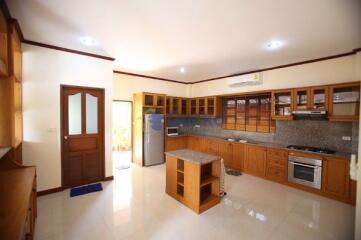 4 Bedrooms House in Lanna Villa East Pattaya H002795