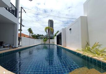 4 bedroom pool villa only 100 meters from the beach - price 8,200,000 THB