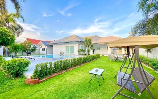 Pool Villa For Sale in East Pattaya - 5 Bed 4 Bath