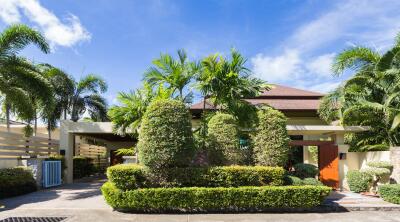 Thai-Contemporary villa near Nai harn beach