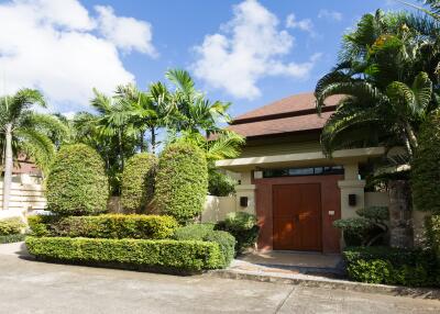 Thai-Contemporary villa near Nai harn beach