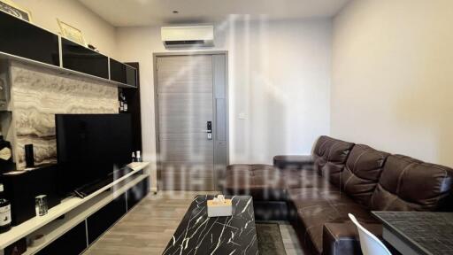 For Rent 1 Bed Condo The Room Sukhumvit 69 very close to BTS Phra Khanong