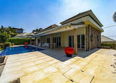 Black Mountain Golf Course : 3 Bedroom Luxury Pool Villa With Stunning Views