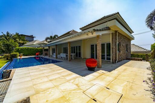 Black Mountain Golf Course : 3 Bedroom Luxury Pool Villa With Stunning Views