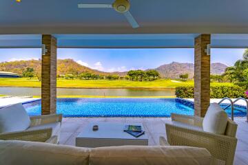 Black Mountain Golf Course : 3 Bedroom Luxury Pool Villa With Stunning Views