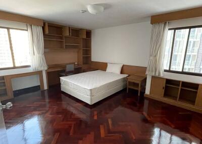 3-BR Condo at Four Wings Mansion near BTS Nana