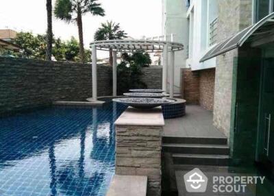 2-BR Condo at Veranda Residence Condominium near ARL Ramkhamhaeng