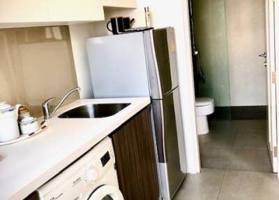 Studio Condo at Urbano Absolute near BTS Krung Thon Buri