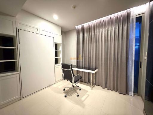 3 Bedrooms Condo in The Riviera Wong Amat Beach Wongamat C011195