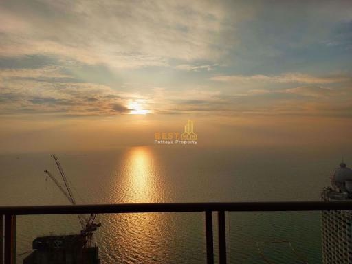 3 Bedrooms Condo in The Riviera Wong Amat Beach Wongamat C011195