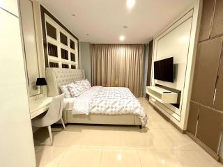 3 Bedrooms Condo in The Riviera Wong Amat Beach Wongamat C011195