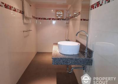 5-BR Townhouse near MRT Phetchaburi (ID 514283)