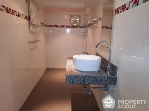 5-BR Townhouse near MRT Phetchaburi (ID 514283)