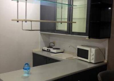 1-BR Condo at Supalai Place Sukhumvit 39 near BTS Phrom Phong (ID 418207)