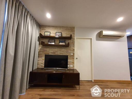 1-BR Condo at Sukhumvit Plus near BTS Phra Khanong