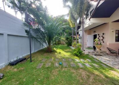 Large 2Storey house with 4 Bedrooms for Sale