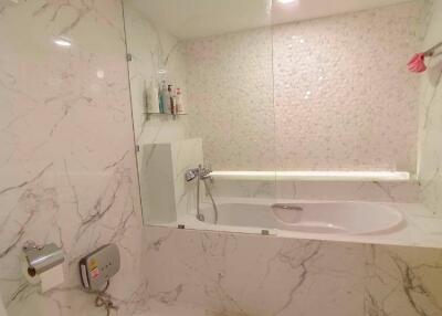 1-BR Condo at Lebua At State Tower near BTS Surasak