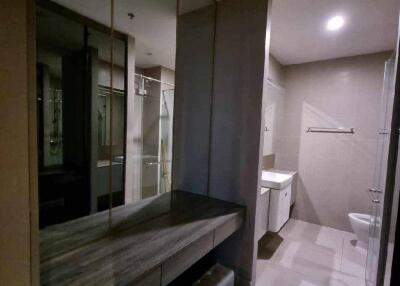 1-BR Condo at Noble Ploenchit near BTS Phloen Chit