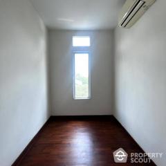 5-BR Townhouse near MRT Phra Ram 9