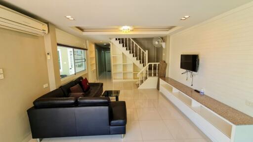 4 Bedrooms House for Sale in Na Kluea