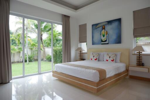 Luxury White House for Sale in East Pattaya