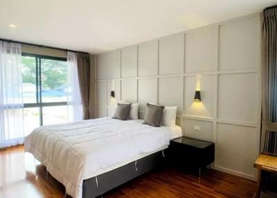 พูลวิลล่า 4 ห้องนอนที่ออกแบบและตกแต่งอย่างสวยงาม