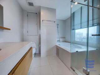 3 bedroom family unit in Phrom Pong