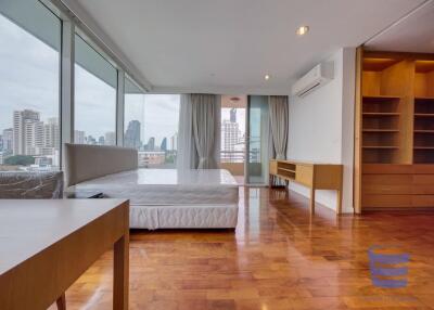 3 bedroom family unit in Phrom Pong