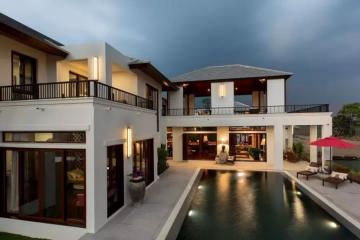 4 Bedroom Luxury Pool Villa for Sale in Saraphi