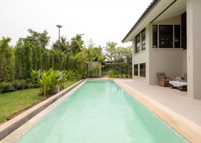 4 Bedroom Pool Villa in Saraphi
