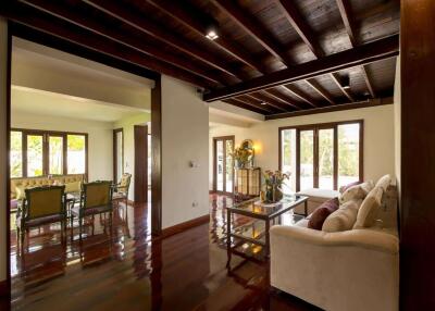 4 Bedroom Pool Villa in Saraphi