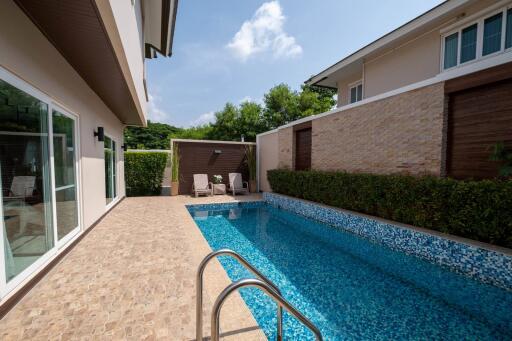 4 Bedroom Pool Villa in Wang Tan Development