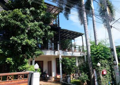 Stylish 3 Bedroom House just South of CM University