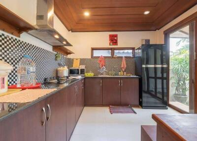 Stylish 3 Bedroom House just South of CM University