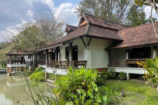 3 Bedroom Lakeside Lanna Style Villa in Lamphun