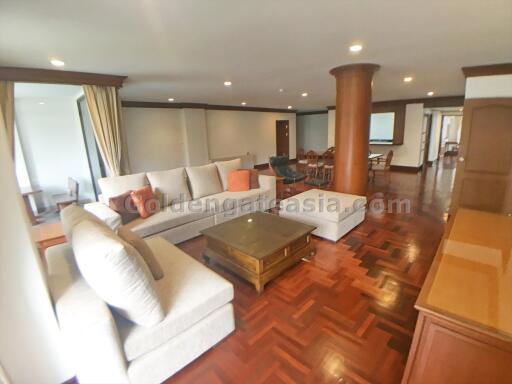 3-Bedrooms family-friendly apartment - Phrom Phong BTS