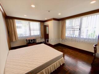 Spacious 3-Bedrooms Apartment - Phrom Phong BTS