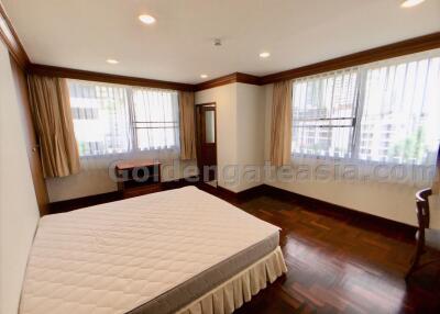 Spacious 3-Bedrooms Apartment - Phrom Phong BTS