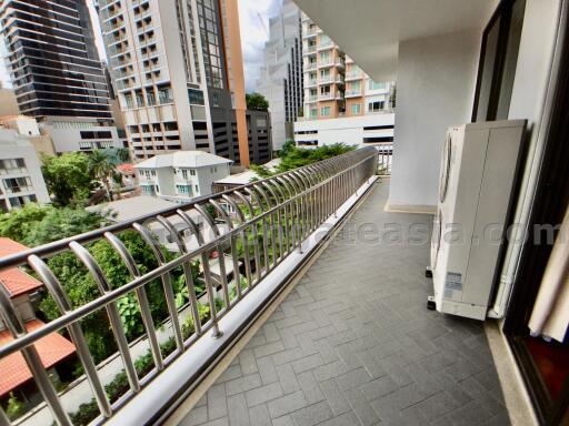 Spacious 3-Bedrooms Apartment - Phrom Phong BTS