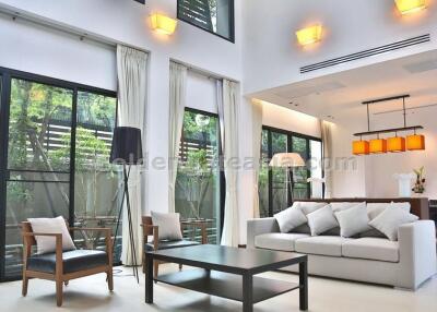 3-Bedrooms plus Study Single House in secure Compound with private pool - Sukhumvit soi 49